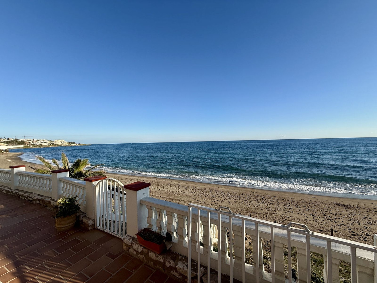 Villa en venta en Calaburra - Chaparral (Mijas)