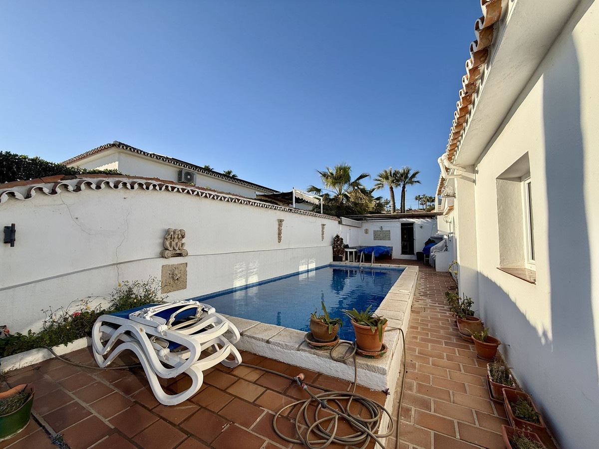 Villa en venta en Calaburra - Chaparral (Mijas)