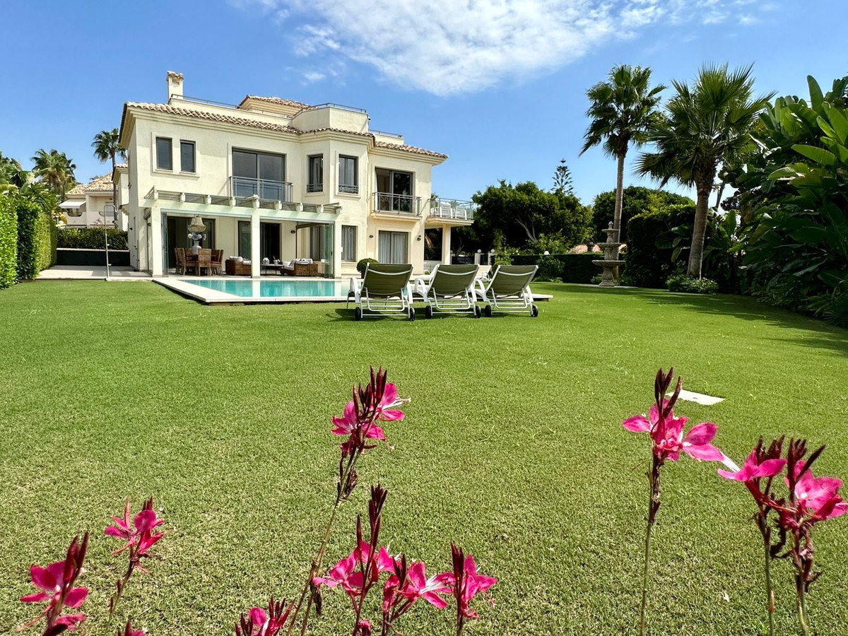 Villa zum verkauf in Costabella (Marbella)
