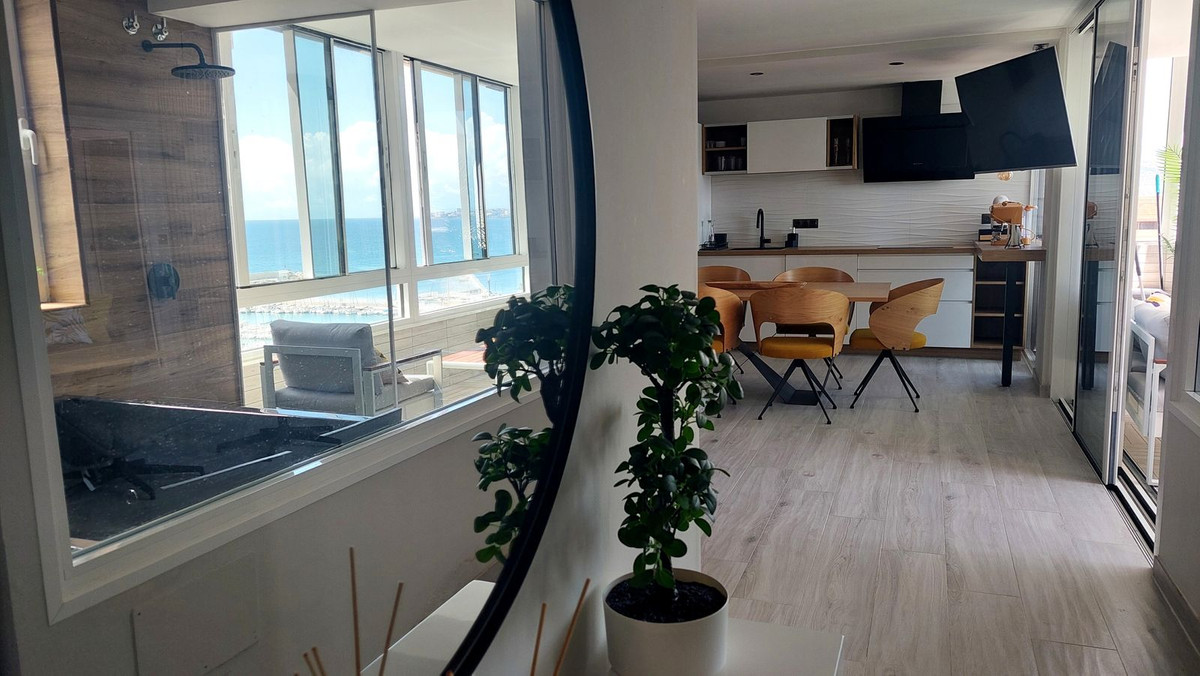 Flat for sale in Zona Puerto Deportivo (Fuengirola)