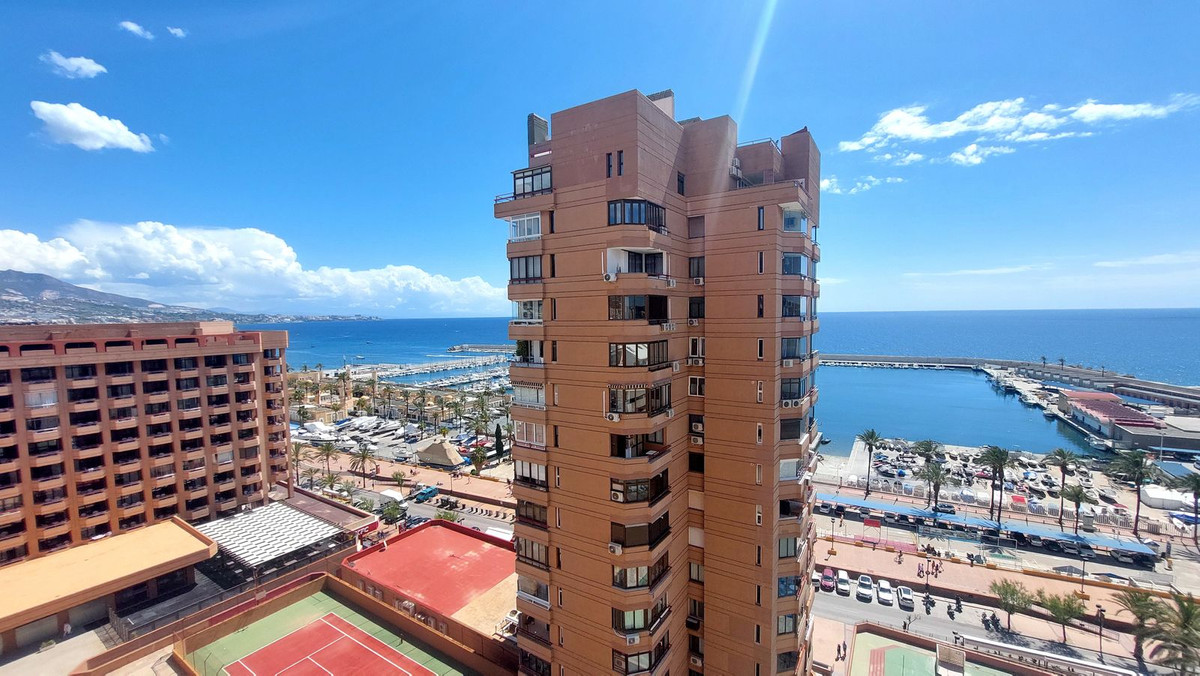 Huoneisto myynnissä Zona Puerto Deportivo (Fuengirola)