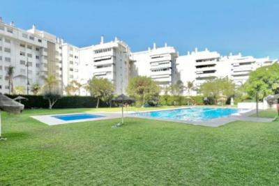 Piso en venta en Zona Sohail (Fuengirola)