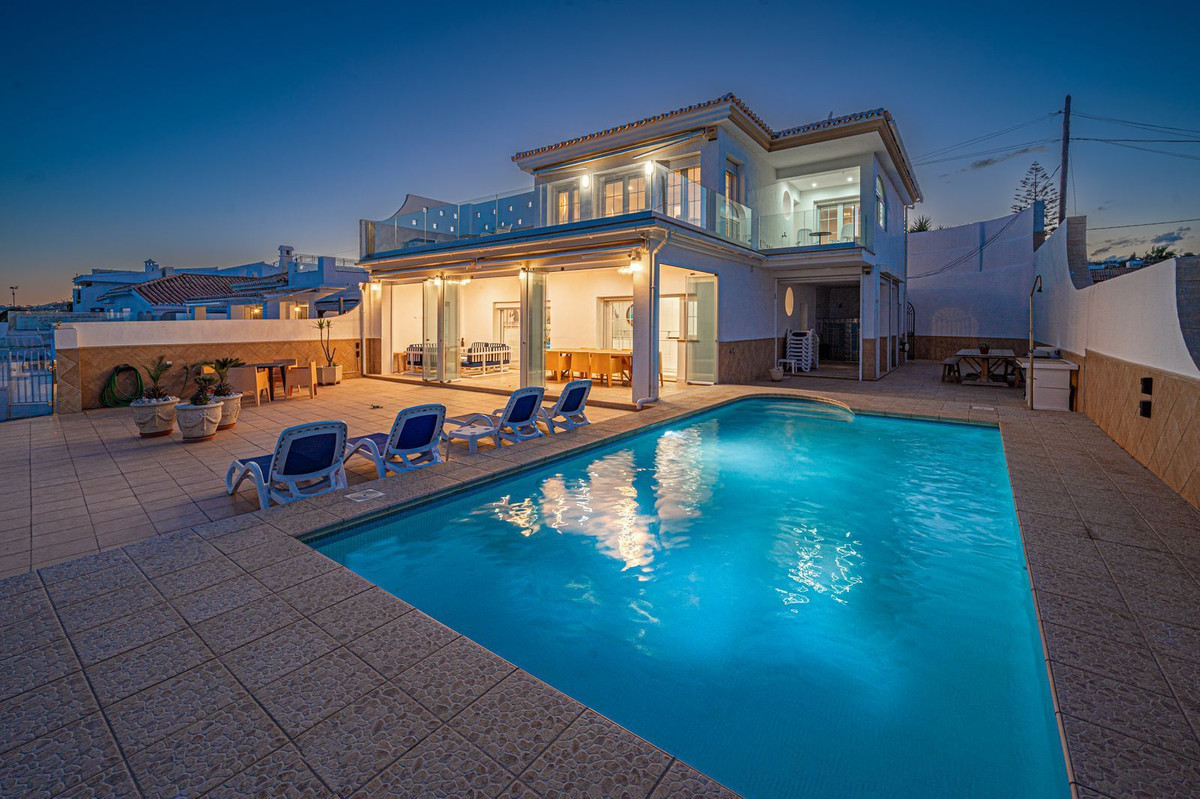 Villa en venta en La Cala de Mijas