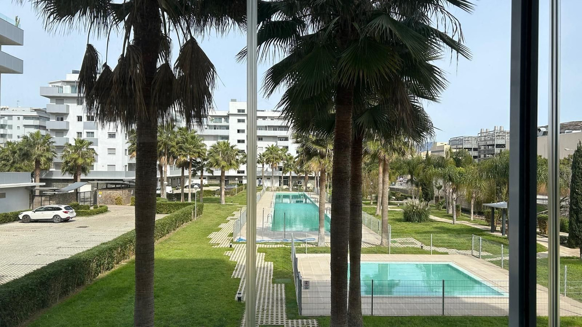 Piso en venta en Zona Sohail (Fuengirola)