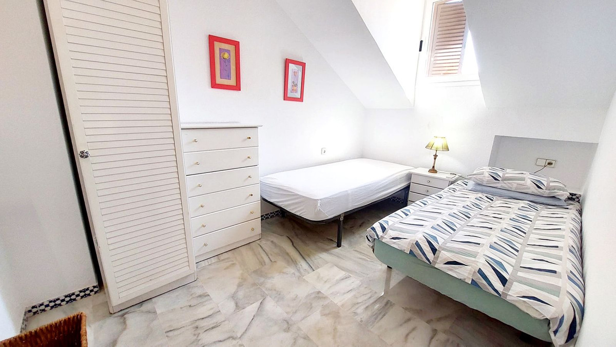 House for sale in Zona Sohail (Fuengirola)