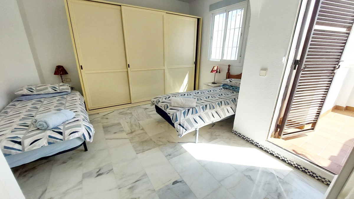 House for sale in Zona Sohail (Fuengirola)
