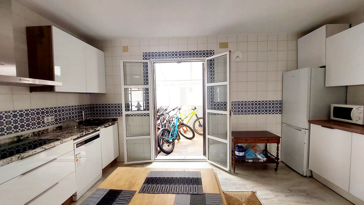 House for sale in Zona Sohail (Fuengirola)