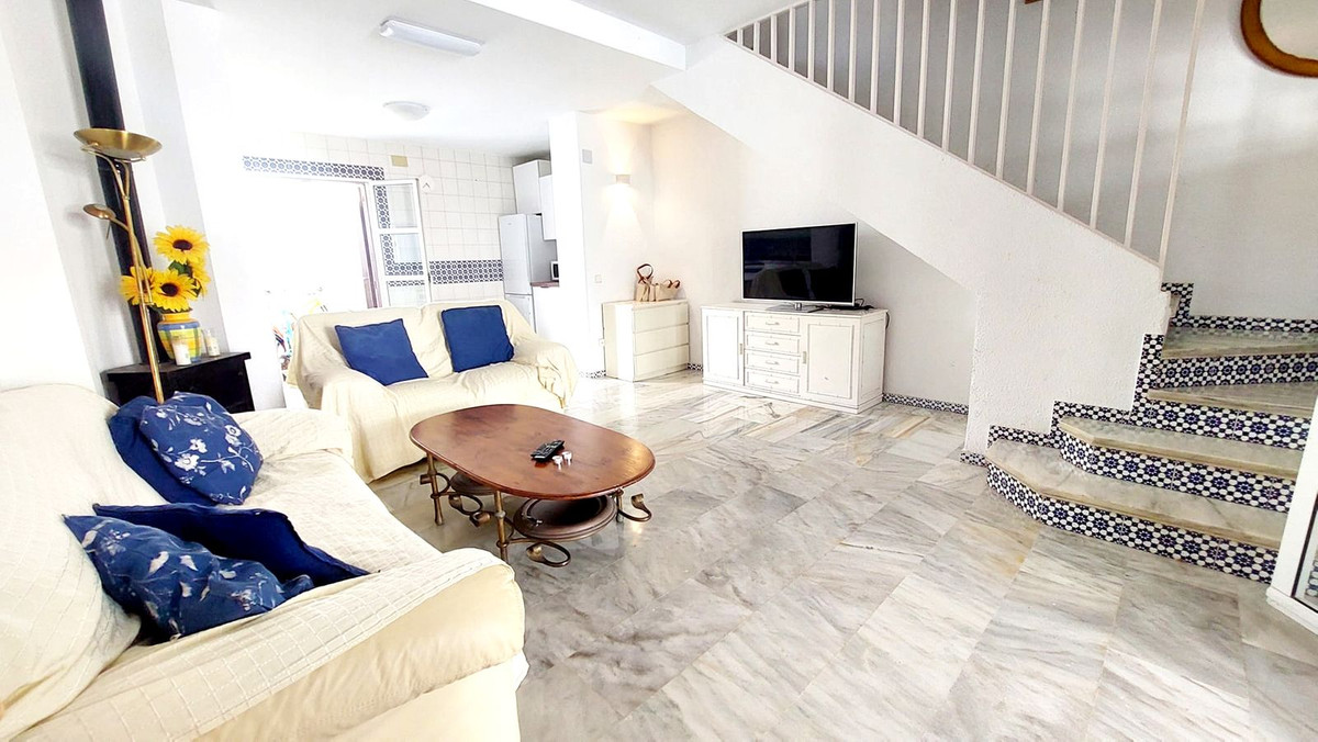 House for sale in Zona Sohail (Fuengirola)