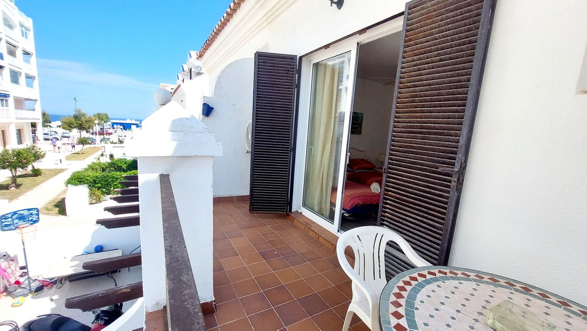 House for sale in Zona Sohail (Fuengirola)