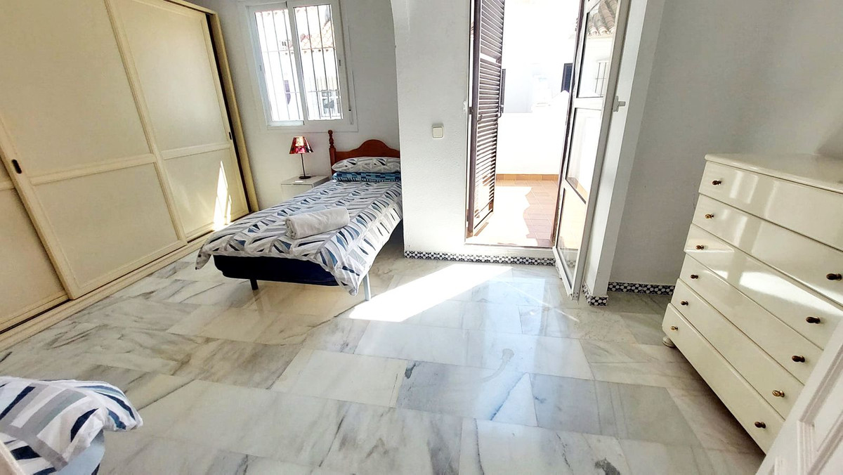 House for sale in Zona Sohail (Fuengirola)