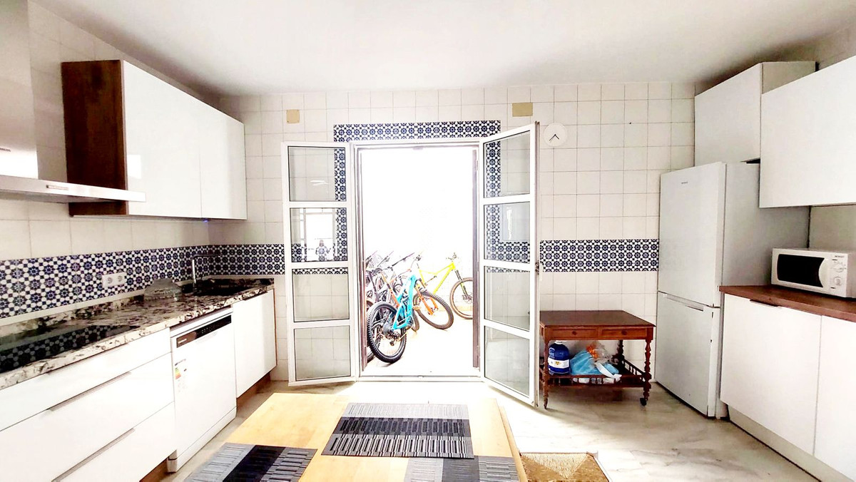 House for sale in Zona Sohail (Fuengirola)