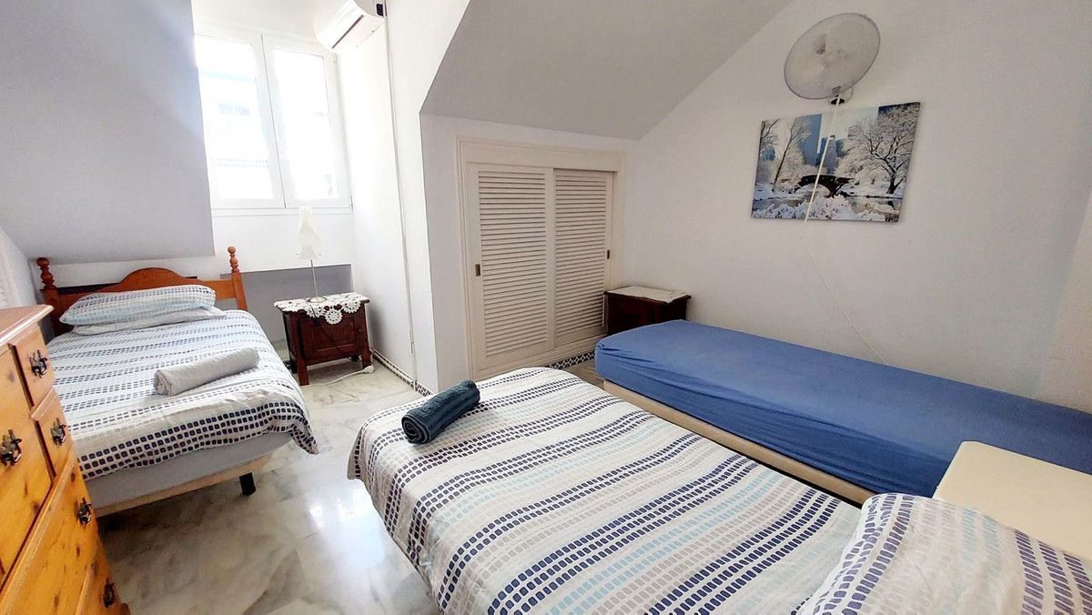 House for sale in Zona Sohail (Fuengirola)