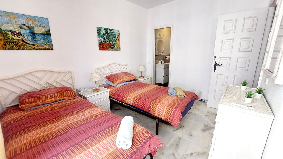 House for sale in Zona Sohail (Fuengirola)