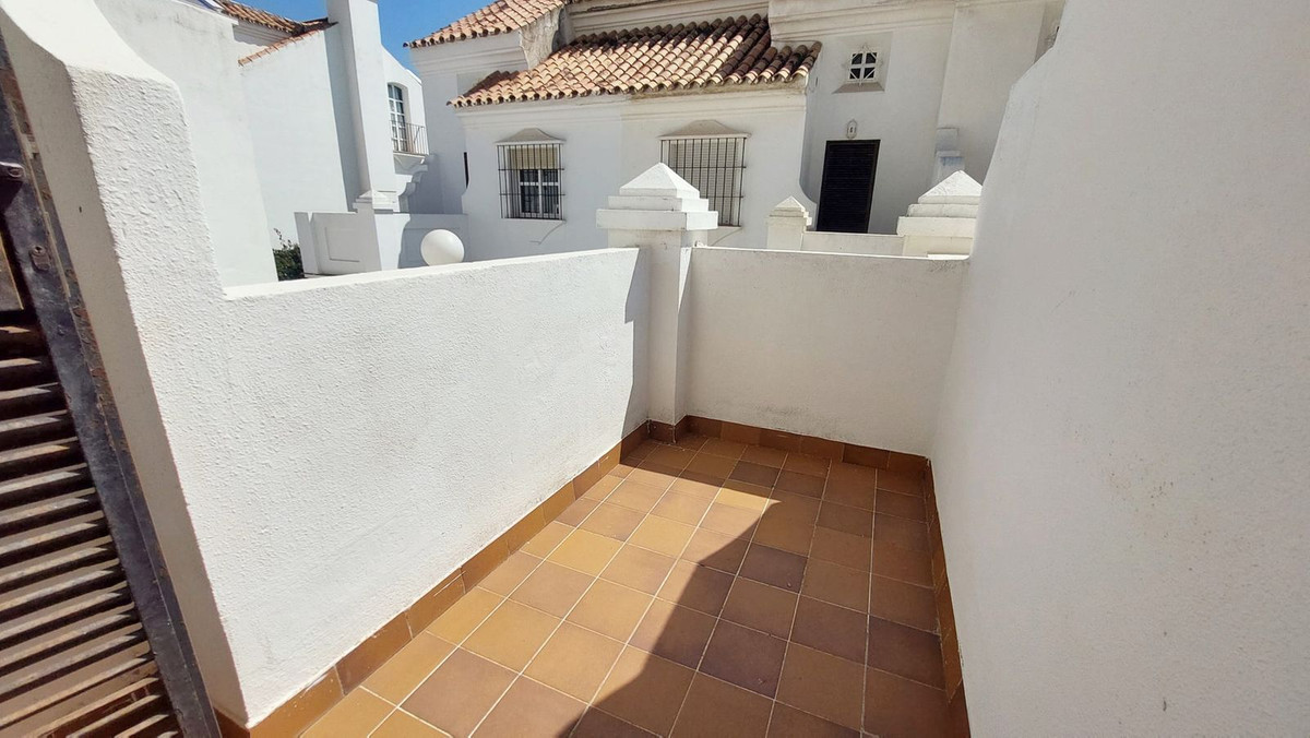 House for sale in Zona Sohail (Fuengirola)