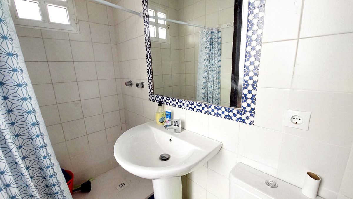 House for sale in Zona Sohail (Fuengirola)