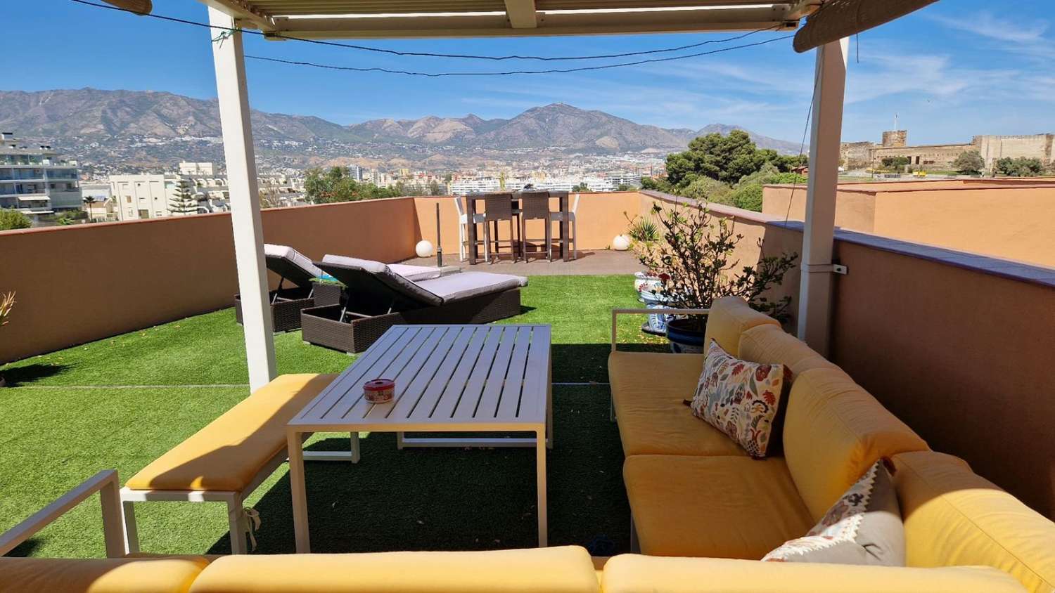 Takvåning till salu i Zona Sohail (Fuengirola)