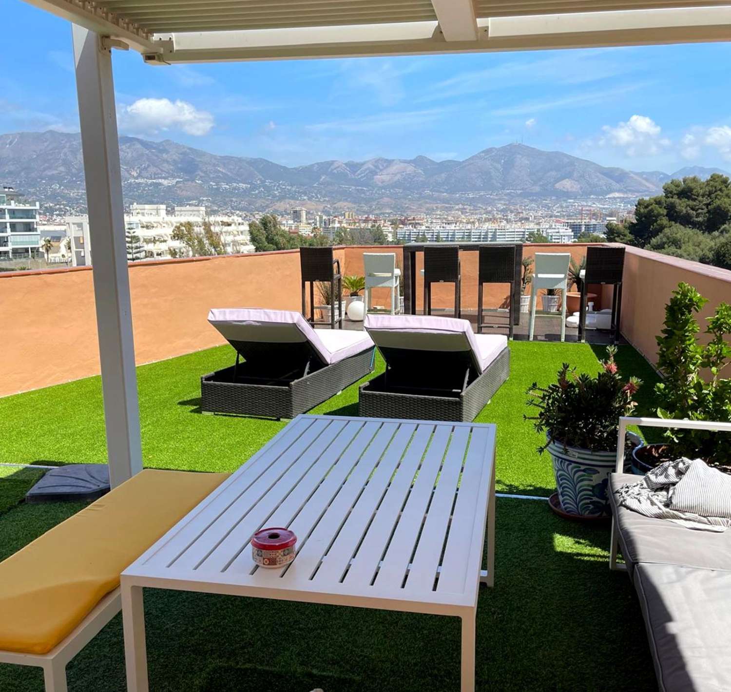 Takvåning till salu i Zona Sohail (Fuengirola)
