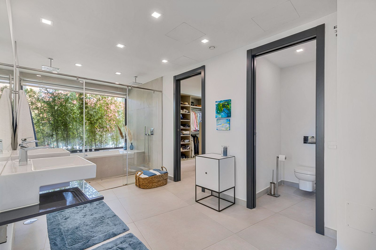 Villa en venta en El Higuerón (Fuengirola)