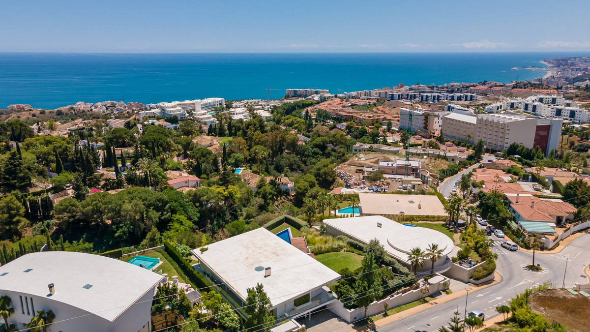 Villa en venta en El Higuerón (Fuengirola)