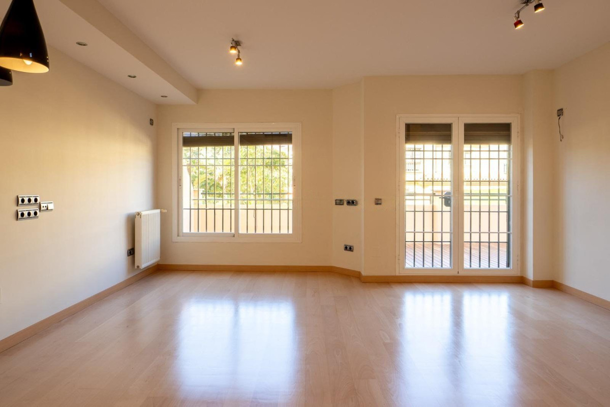 Villa en venta en Los Pacos (Fuengirola)