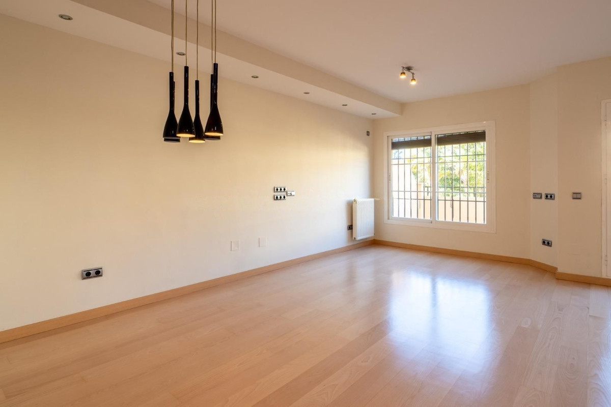 Villa en venta en Los Pacos (Fuengirola)
