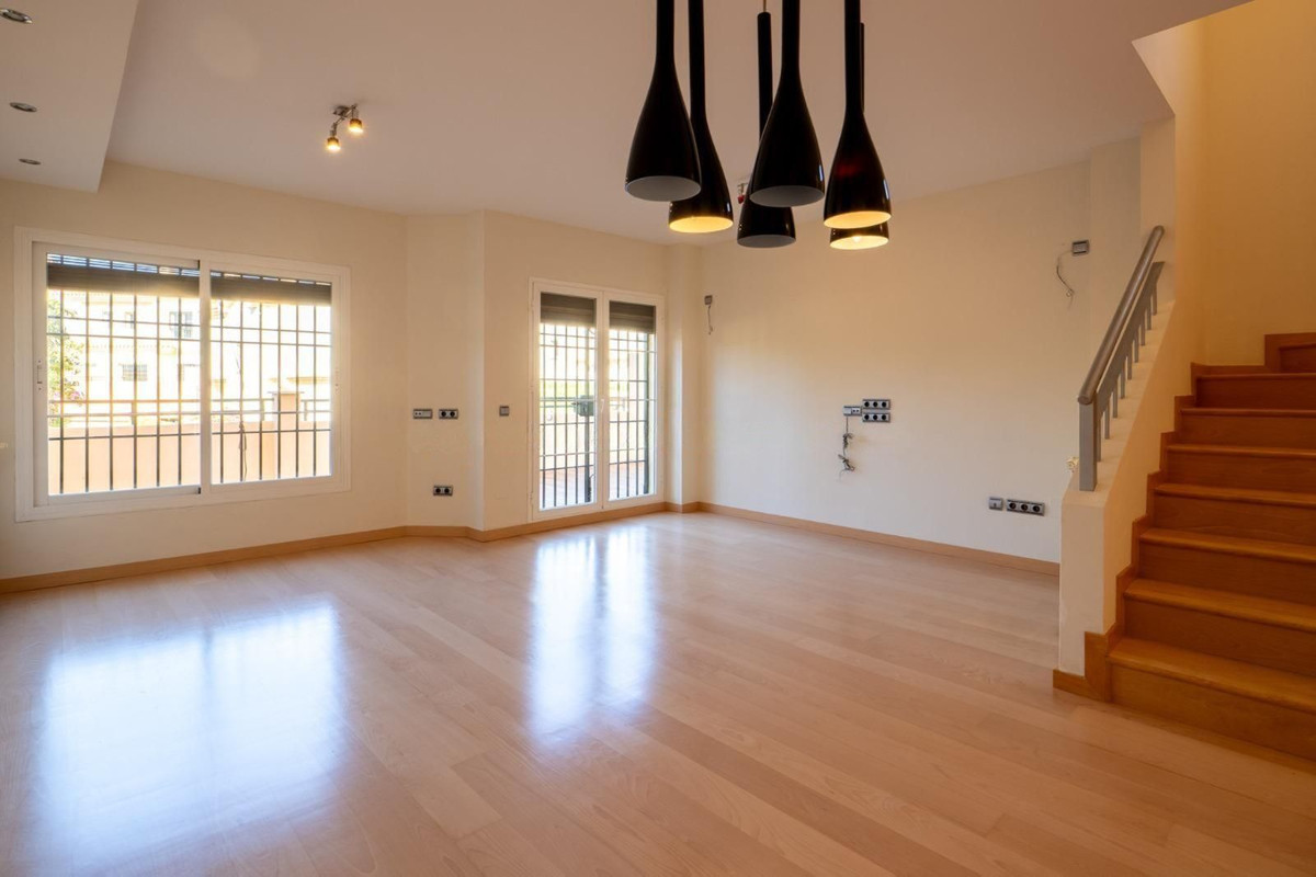 Villa en venta en Los Pacos (Fuengirola)