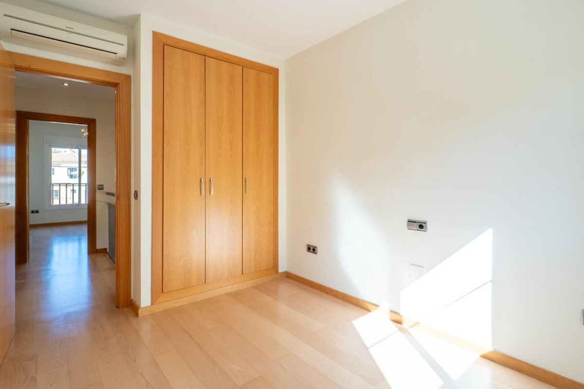 Villa en venta en Los Pacos (Fuengirola)